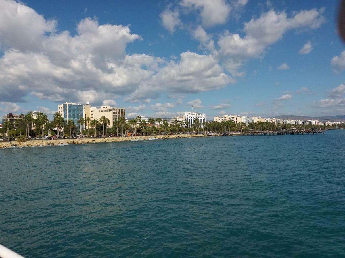Mediterranean Breeze Lägenhet Limassol Exteriör bild